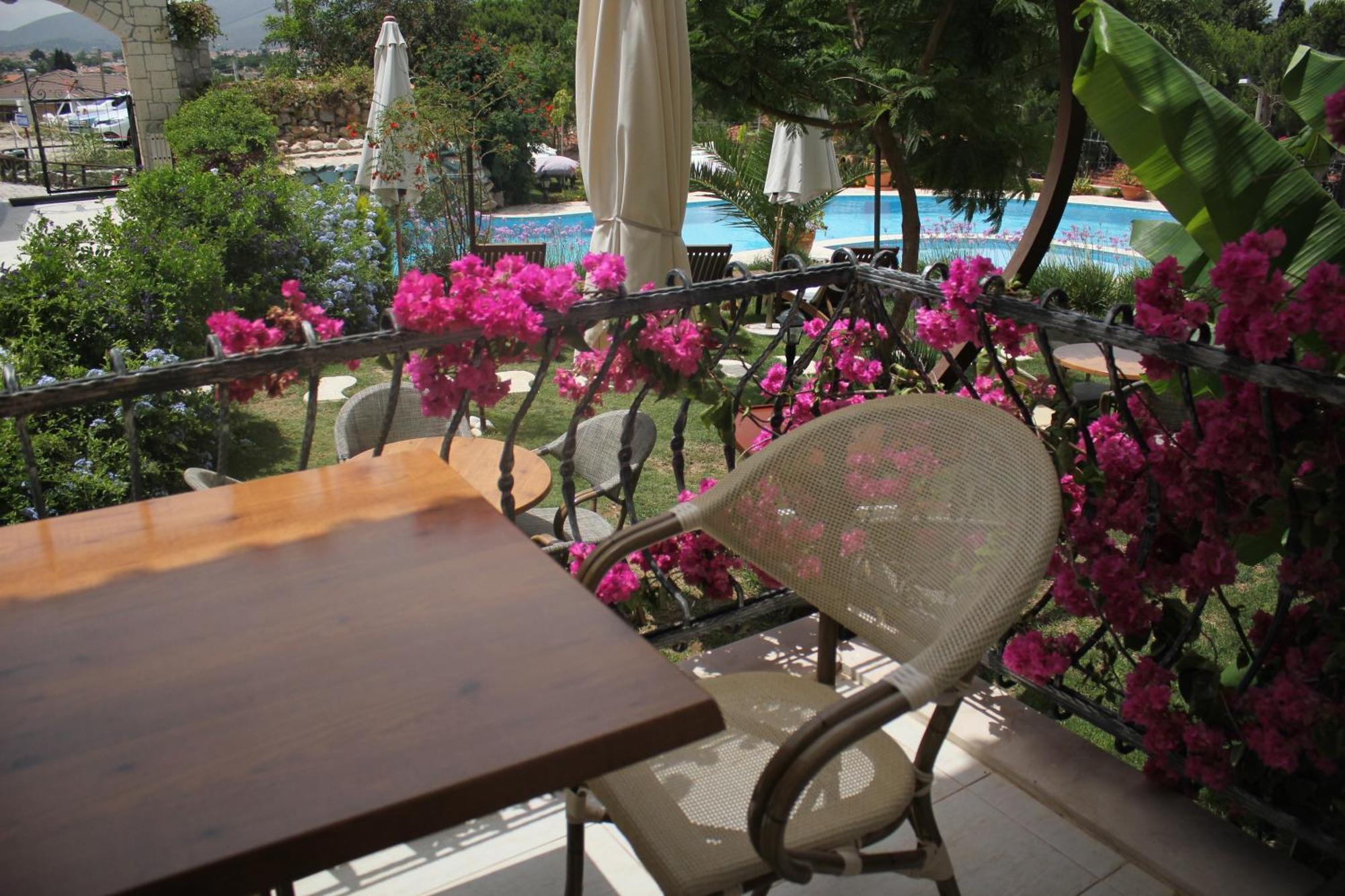 Dolina Hotel Çeşme エクステリア 写真
